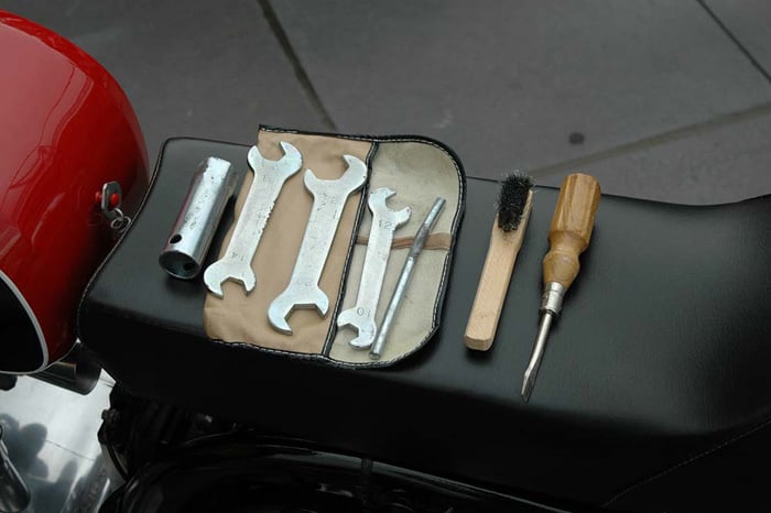 DSC_1576 original 1970 125 GTLs MV tool kit
