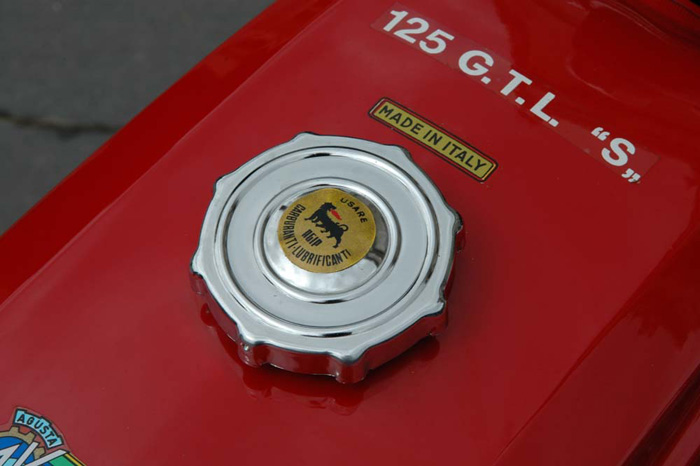 DSC_1579 unusual AGIP decal on 1970 MV