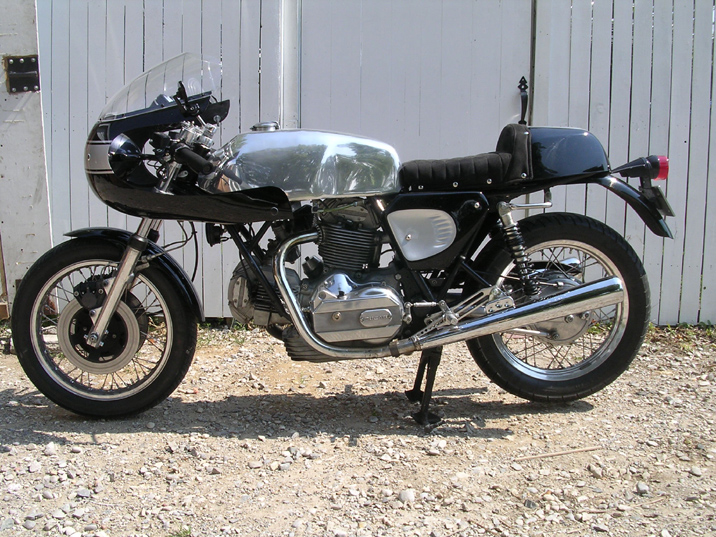 ducati 1 002