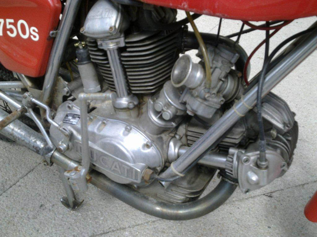 DUCATI750S19752