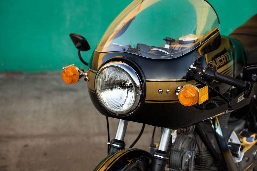 15_0507_Ducati_900sport_050