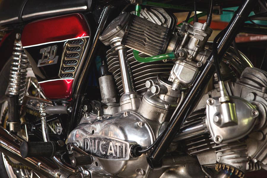 15_0517_Ducati_750_GT-2_005A