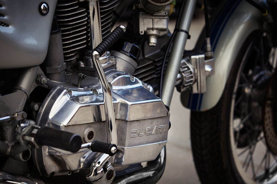 15_0522_Ducati_900SS_018
