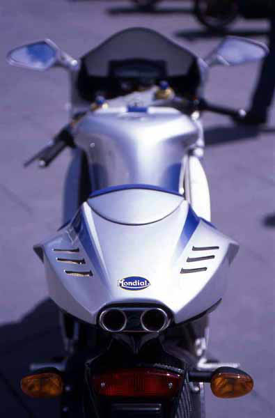 f03