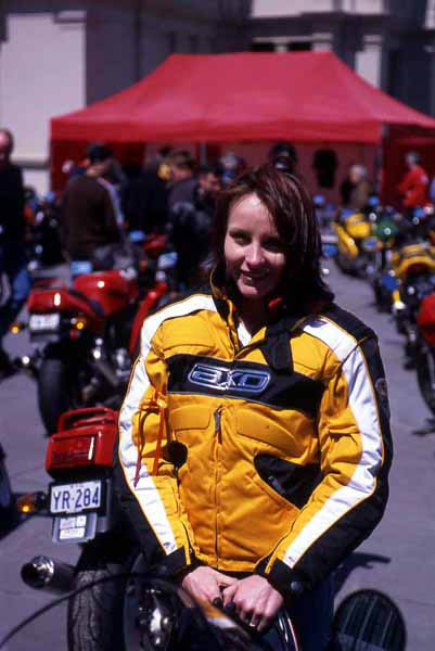 f04