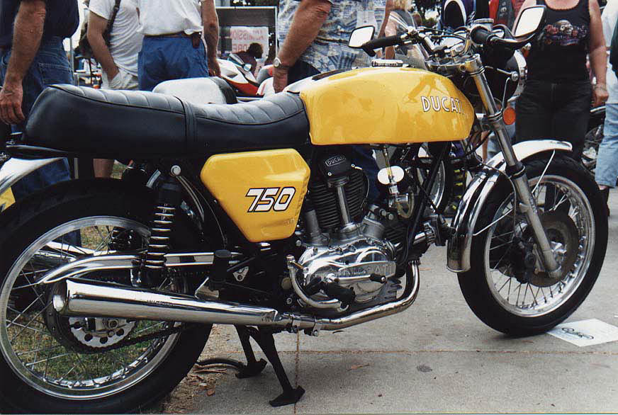 duc21-750s